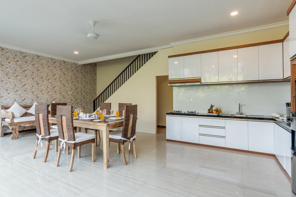 The Kamojang Jimbaran Villa Kuta  Exterior photo