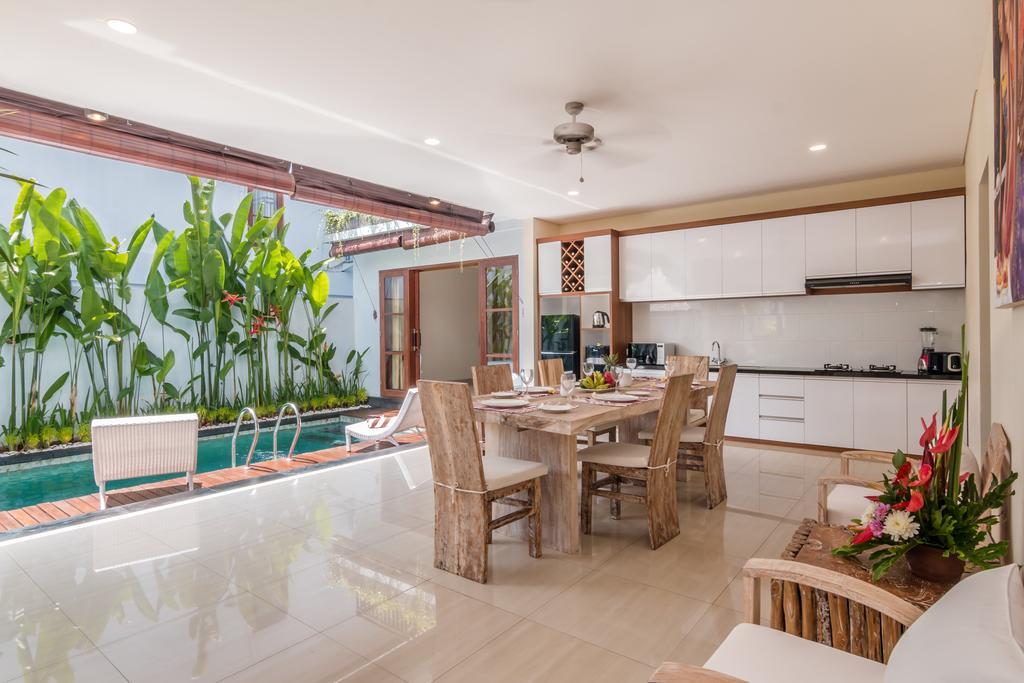 The Kamojang Jimbaran Villa Kuta  Exterior photo