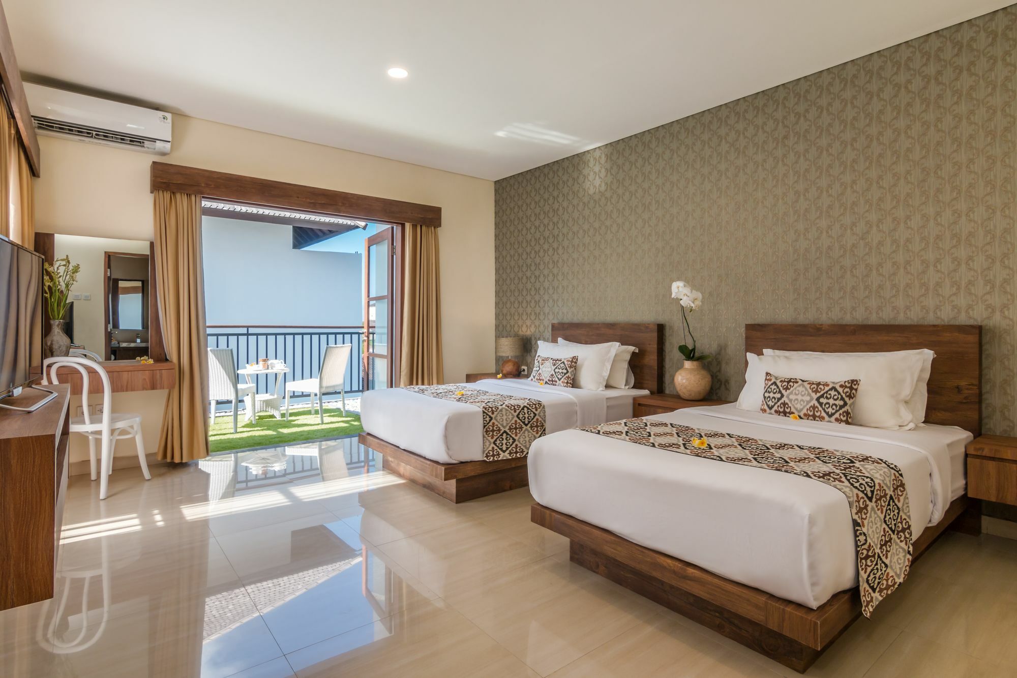 The Kamojang Jimbaran Villa Kuta  Exterior photo